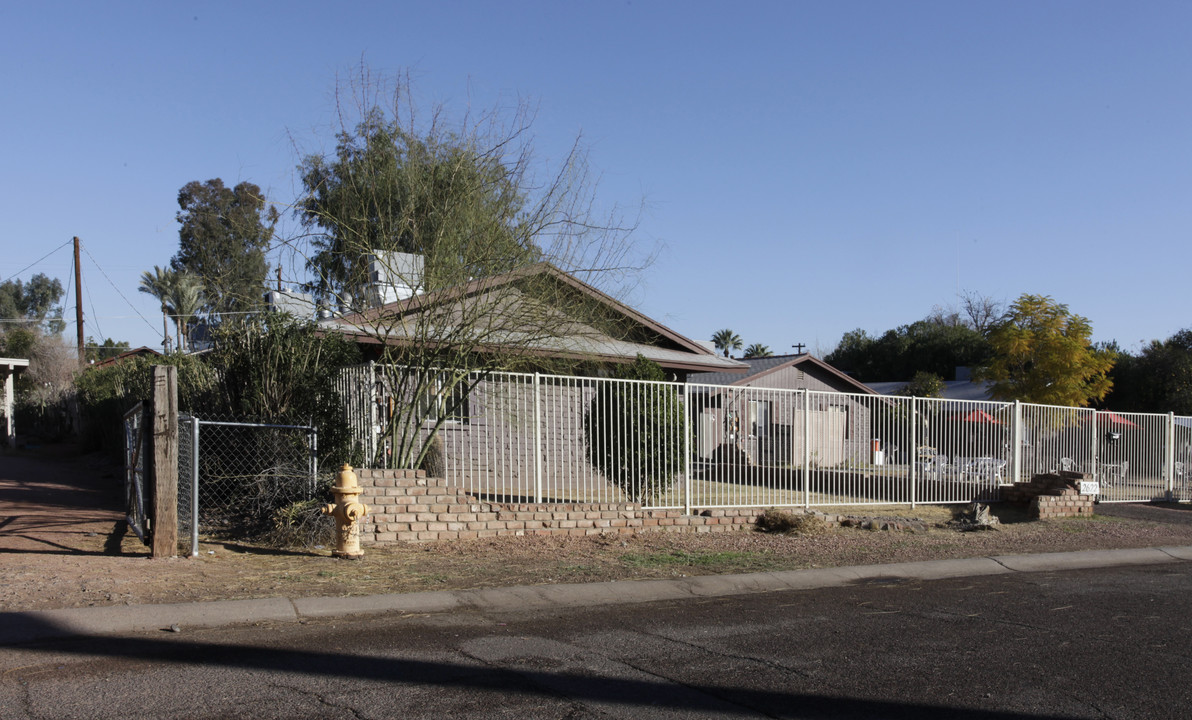 2622 W State Ave in Phoenix, AZ - Foto de edificio