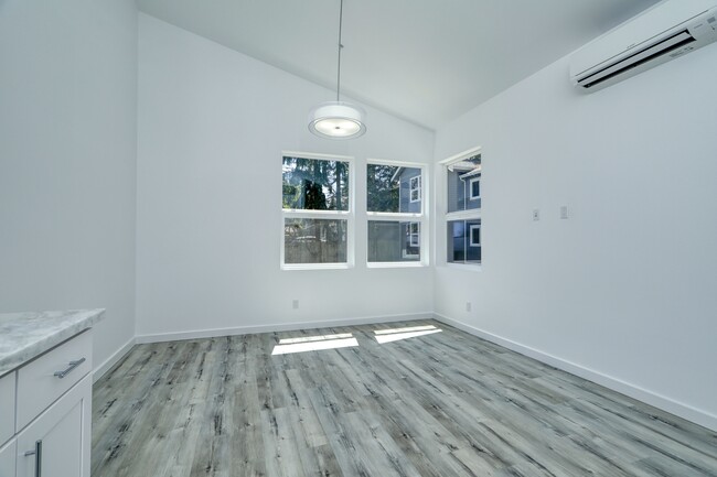 Nyland Apartments in Edmonds, WA - Foto de edificio - Interior Photo