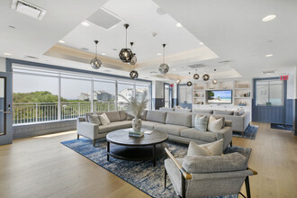 The Tides At Arverne By The Sea in Arverne, NY - Foto de edificio - Building Photo