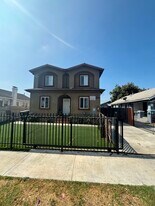 836 W 76th St in Los Angeles, CA - Building Photo