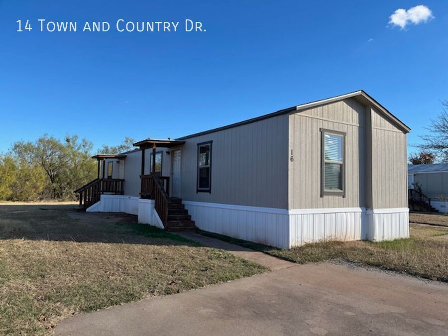 14 Town and Country Dr in Wichita Falls, TX - Building Photo