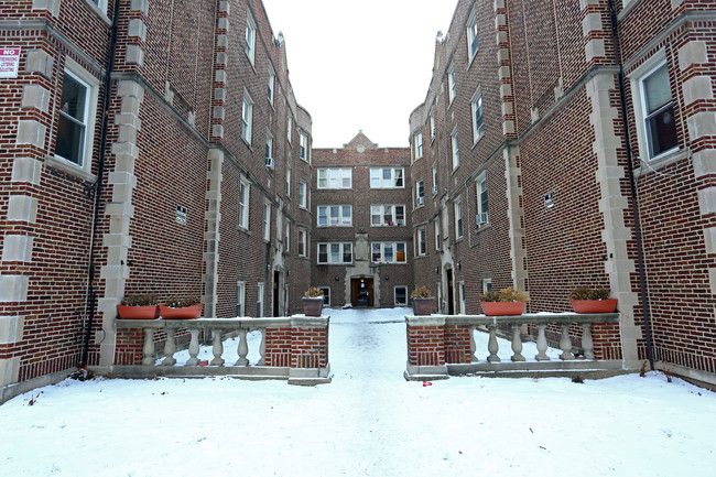 1744 W. Albion Avenue in Chicago, IL - Foto de edificio - Building Photo