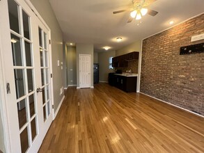 5710 S Michigan Ave in Chicago, IL - Building Photo - Building Photo
