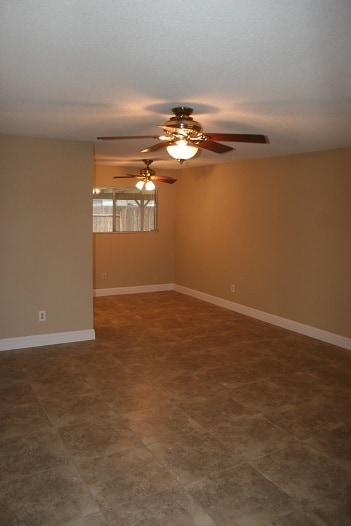 3509 Cardamon Dr in Bakersfield, CA - Building Photo - Building Photo