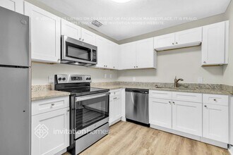 7977 Helston Dr in Jacksonville, FL - Building Photo - Building Photo