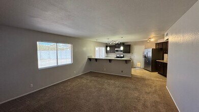 4745 E Lana Dr in Las Vegas, NV - Building Photo - Building Photo
