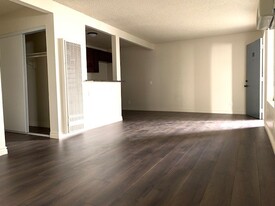 The Woodley Apartments in Van Nuys, CA - Building Photo