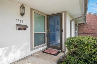 13641 Flagstone Ln in Dallas, TX - Building Photo - Building Photo