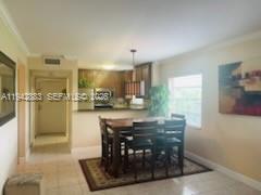 3048 Sunrise Lakes Dr E in Sunrise, FL - Foto de edificio - Building Photo