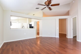 312 Sonoma Dr in Valrico, FL - Building Photo - Building Photo