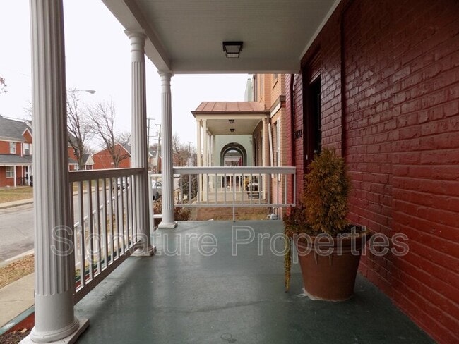 1822 Idlewood Ave in Richmond, VA - Foto de edificio - Building Photo