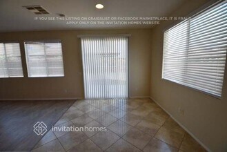 1594 Leslie St in Beaumont, CA - Foto de edificio - Building Photo