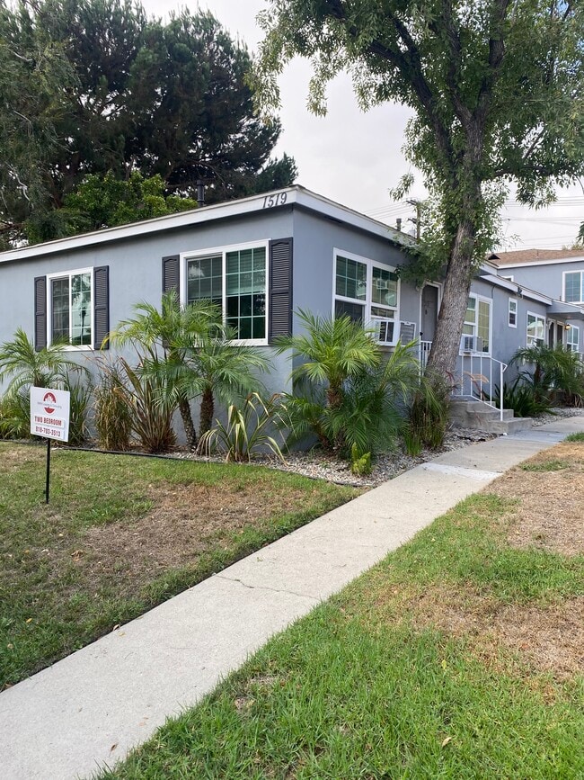 1519 N Hollywood Way, Unit A