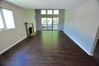 1628 Prestwick Dr in Naperville, IL - Building Photo - Building Photo