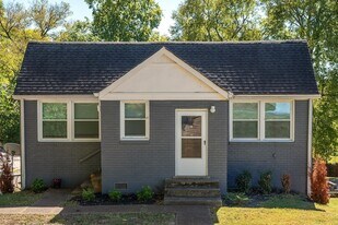 1010 Carolyn Ave in Nashville, TN - Building Photo