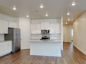 1818 N Oconner Ave in Meridian, ID - Foto de edificio - Building Photo