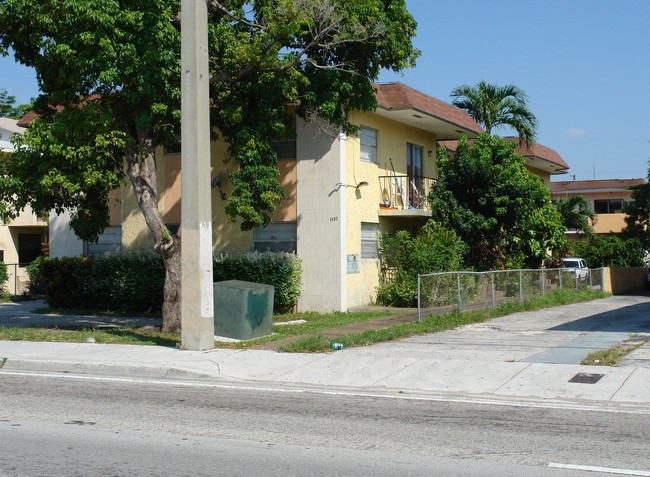 1137 SW 7th St in Miami, FL - Building Photo - Building Photo