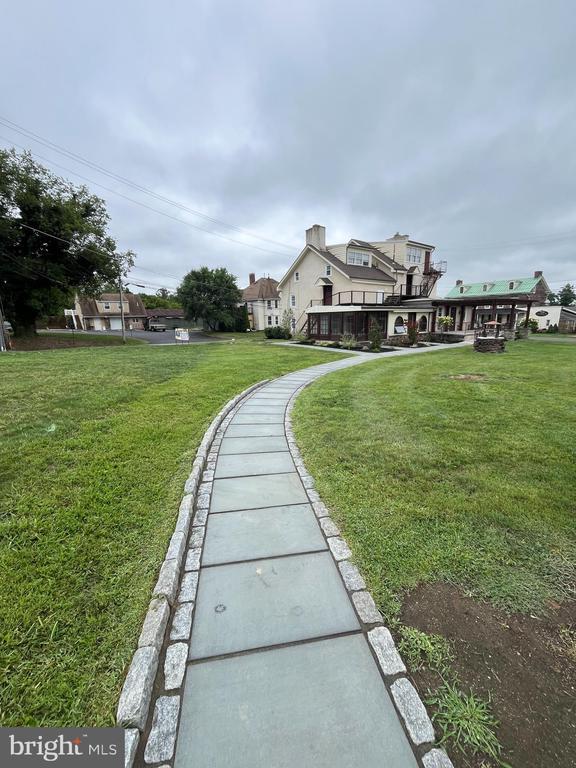 793 Penns Park Rd in Penns Park, PA - Foto de edificio - Building Photo
