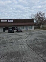 7292 Manslick Rd in Louisville, KY - Building Photo