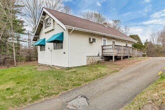 191 Boston Post Rd in East Lyme, CT - Building Photo - Building Photo