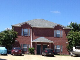 2407 Berger Dr in Bryan, TX - Building Photo