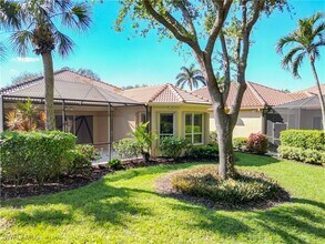 9190 Troon Lakes Dr in Naples, FL - Foto de edificio - Building Photo