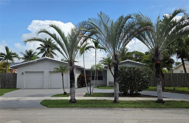 1245 Coral Ln in Hollywood, FL - Building Photo - Building Photo
