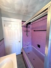 2 Terino Dr, Unit Unit 1R in North Providence, RI - Foto de edificio - Building Photo