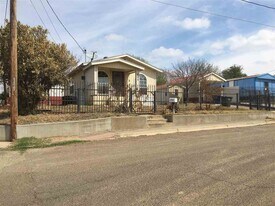 602 Mier St in Laredo, TX - Building Photo