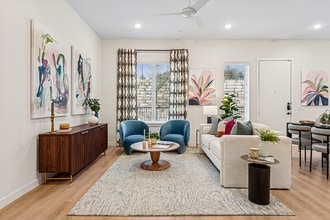 Oasis at Stone Oak in San Antonio, TX - Building Photo - Building Photo
