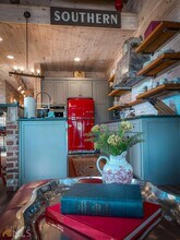 550 E Main St in Blue Ridge, GA - Foto de edificio - Building Photo