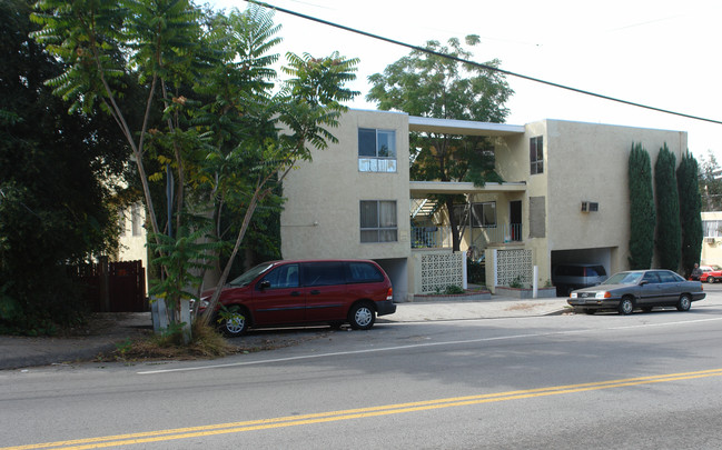 10097 Tujunga Canyon Blvd in Tujunga, CA - Building Photo - Building Photo