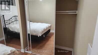 358 Chickadee Ct in Pickering, ON - Building Photo - Building Photo