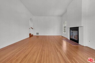 118 N Harper Ave in Los Angeles, CA - Building Photo - Building Photo