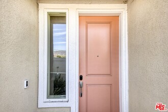 13450 Hubbard St in Los Angeles, CA - Building Photo - Building Photo