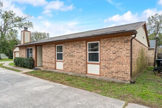 9028 Kerrwood Ln in Houston, TX - Building Photo - Building Photo