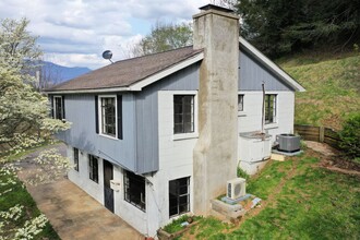 134 E Jackson St in Sylva, NC - Building Photo - Building Photo