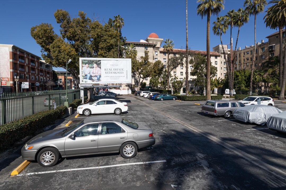 Central Park Apartments in Pasadena, CA - Building Photo