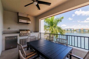 4714 NW 84th Ct in Doral, FL - Building Photo