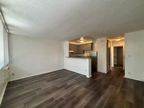 Oakland Ave 650- Hillsides in Pasadena, CA - Building Photo - Interior Photo