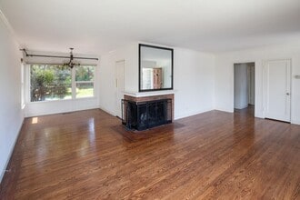 1437 Cabrillo Ave in Burlingame, CA - Building Photo - Building Photo