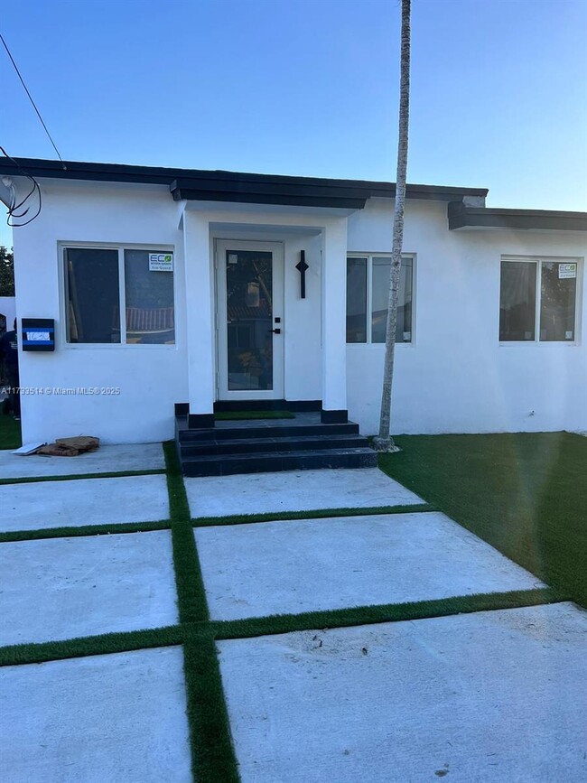 property at 1630 SW 20th St