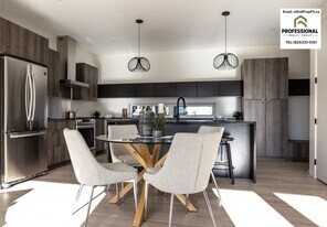 16114 99 Av NW in Edmonton, AB - Building Photo