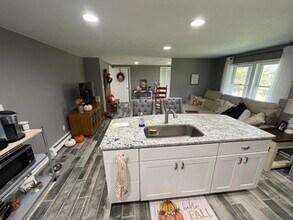 82 Goose Hill Rd, Unit 82 Goose Hill #A in Chester, CT - Building Photo - Building Photo