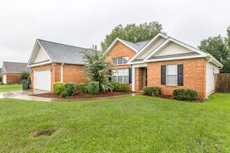 205 Carver Ct in Warner Robins, GA - Building Photo - Building Photo