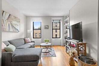 935 Park Ave in Hoboken, NJ - Building Photo - Building Photo