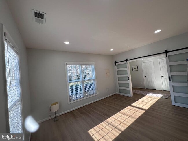 13390 Cleeve Hill Ct in Herndon, VA - Building Photo - Building Photo