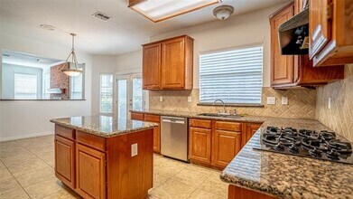 5001 Union Lake Dr in Fort Worth, TX - Building Photo - Building Photo