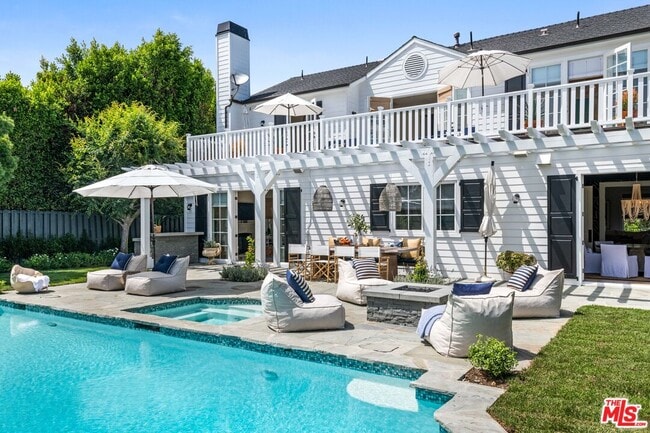property at 28870 Hampton Pl
