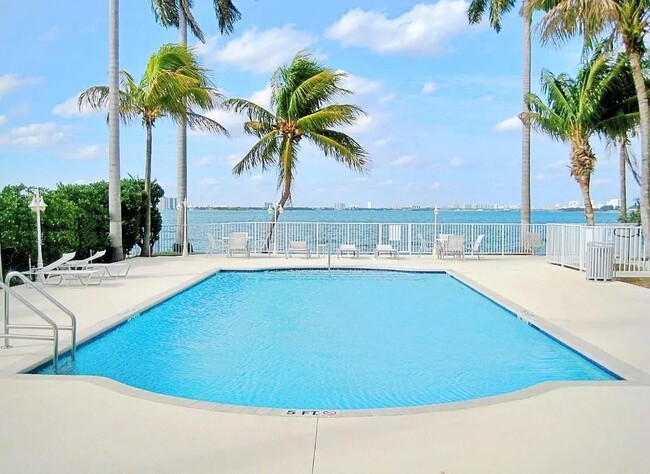 property at 1625 Kennedy Cswy